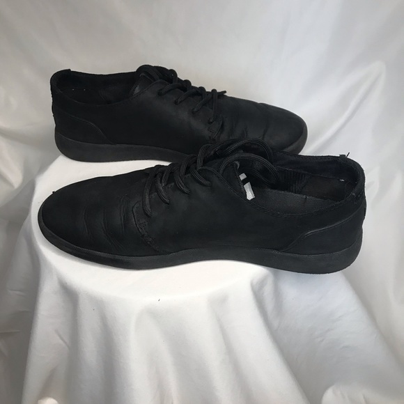 Water Resistant Merrell Shoes - Picture 7 of 9